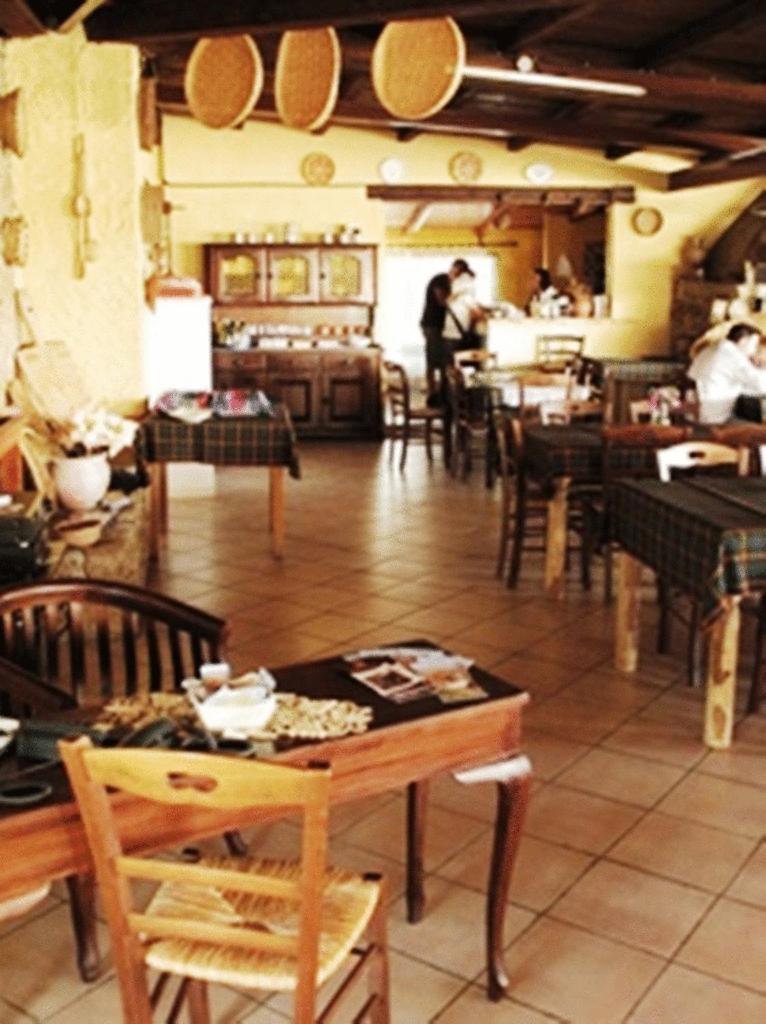 Hotel Turismo Rurale Montitundu Portisco Buitenkant foto